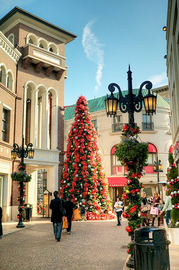 Holiday Attractions Rodeo Drive