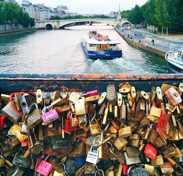 Loves Lock Bridge, Paris