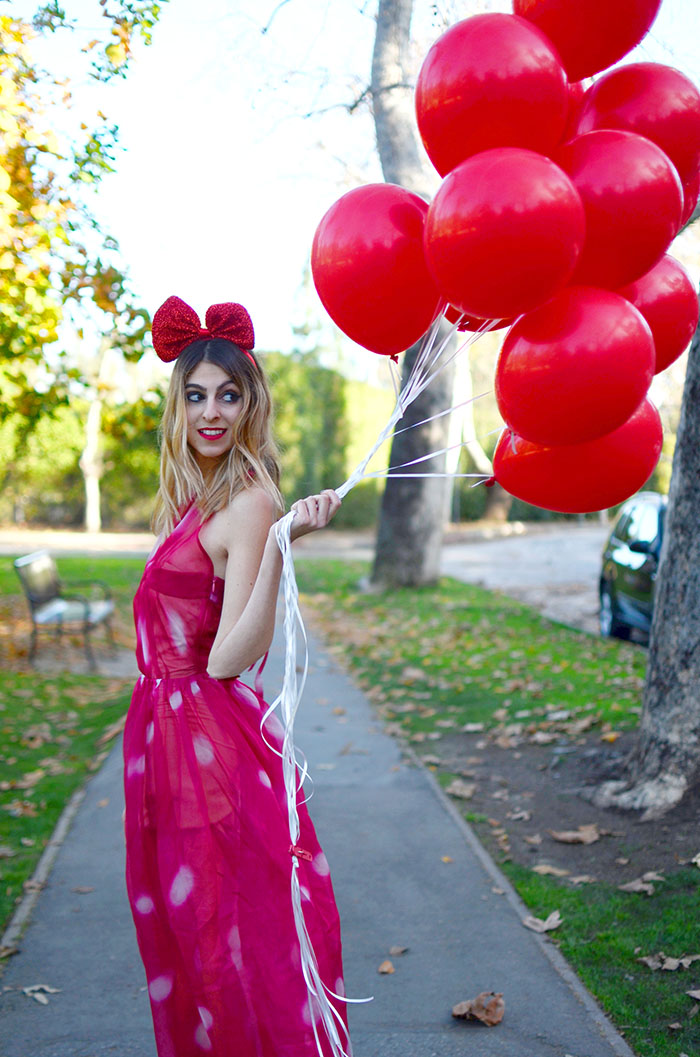red balloons photoshoot